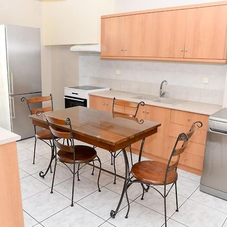 Aposperite Apartment Kalamata Bagian luar foto
