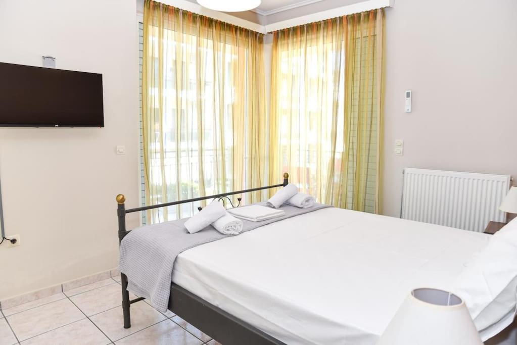 Aposperite Apartment Kalamata Bagian luar foto