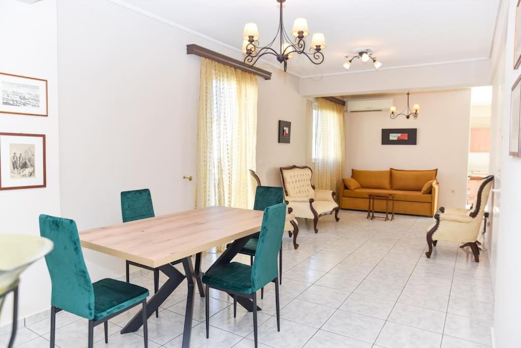 Aposperite Apartment Kalamata Bagian luar foto