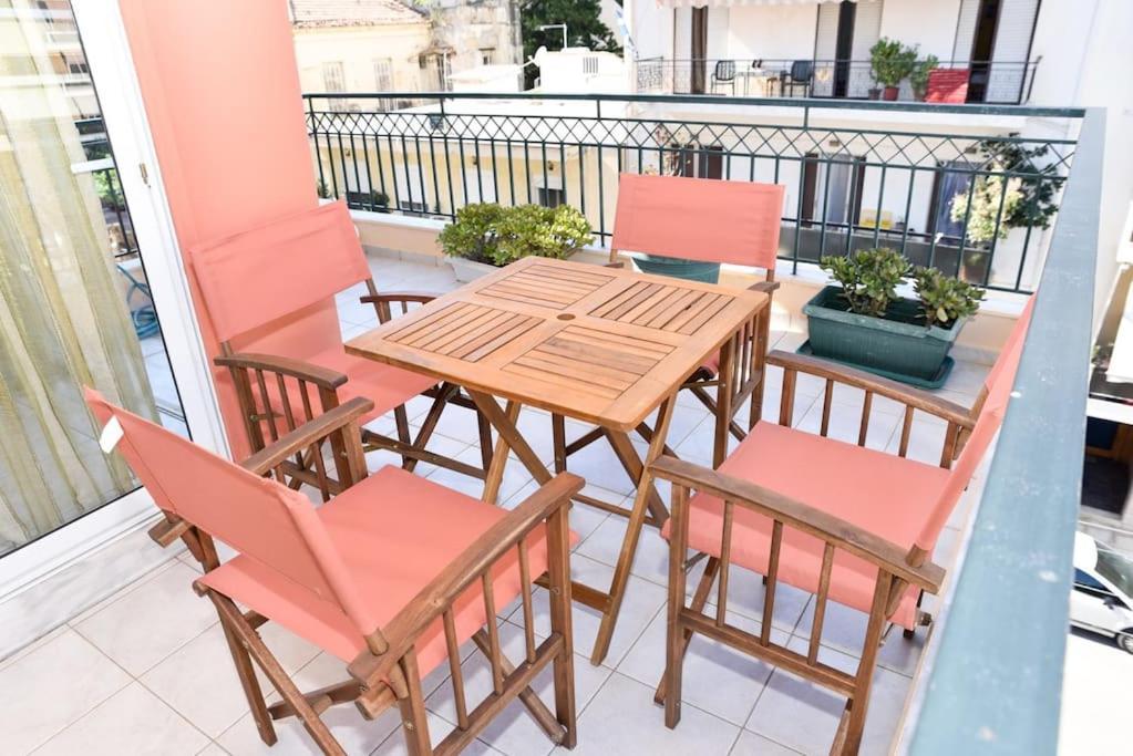 Aposperite Apartment Kalamata Bagian luar foto