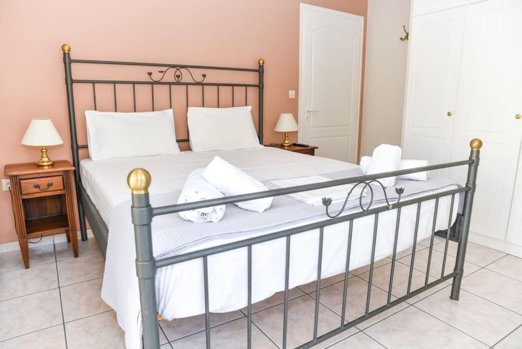 Aposperite Apartment Kalamata Bagian luar foto